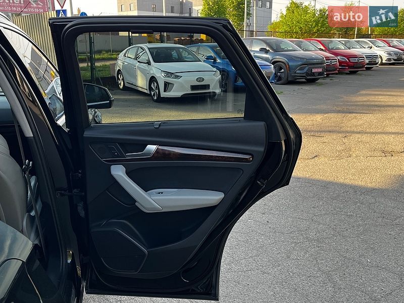 Внедорожник / Кроссовер Audi Q5 2018 в Луцке