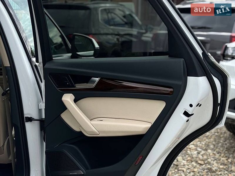 Внедорожник / Кроссовер Audi Q5 2016 в Стрые