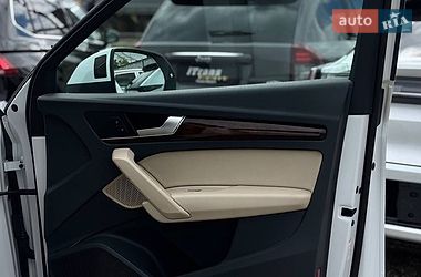 Внедорожник / Кроссовер Audi Q5 2016 в Стрые