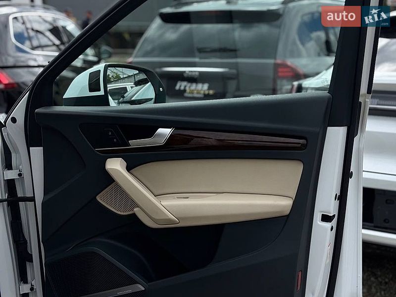 Внедорожник / Кроссовер Audi Q5 2016 в Стрые