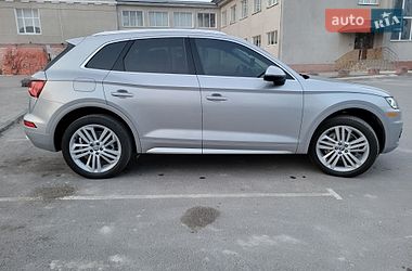 Внедорожник / Кроссовер Audi Q5 2017 в Рогатине