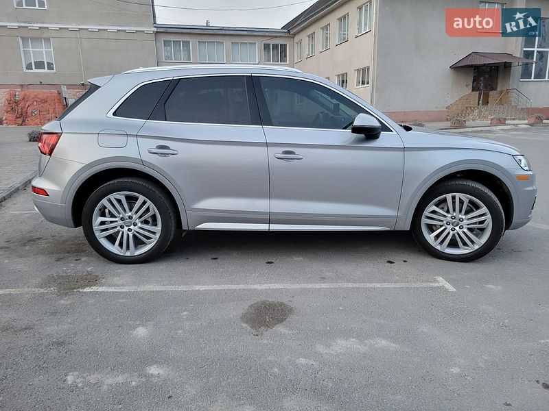 Внедорожник / Кроссовер Audi Q5 2017 в Рогатине