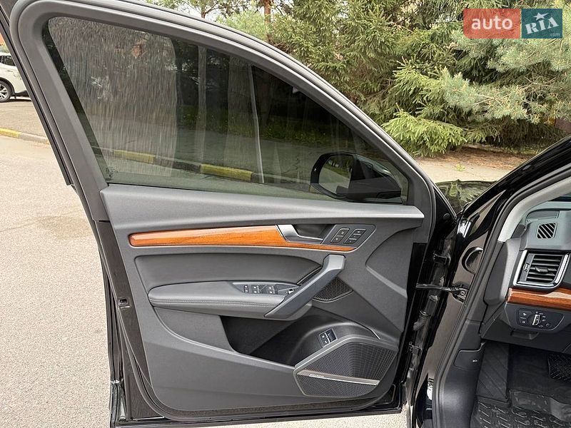 Внедорожник / Кроссовер Audi Q5 2024 в Киеве