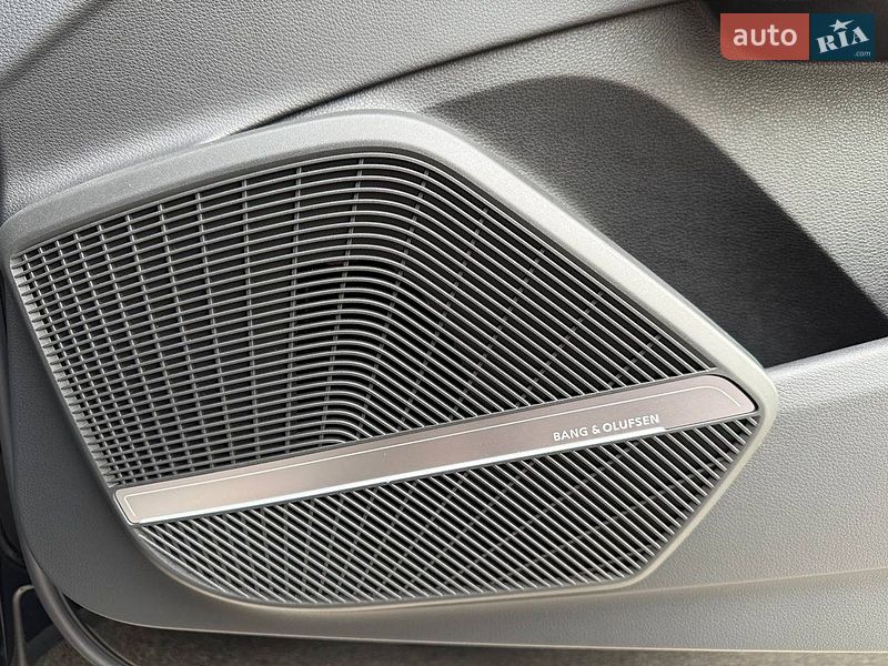 Внедорожник / Кроссовер Audi Q5 2024 в Киеве