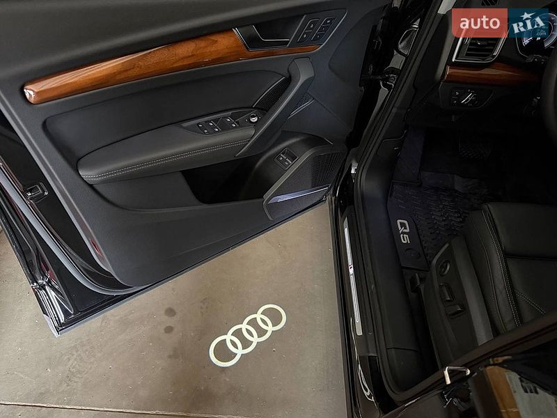 Внедорожник / Кроссовер Audi Q5 2024 в Киеве
