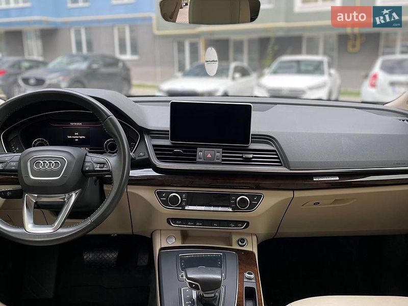 Внедорожник / Кроссовер Audi Q5 2017 в Киеве