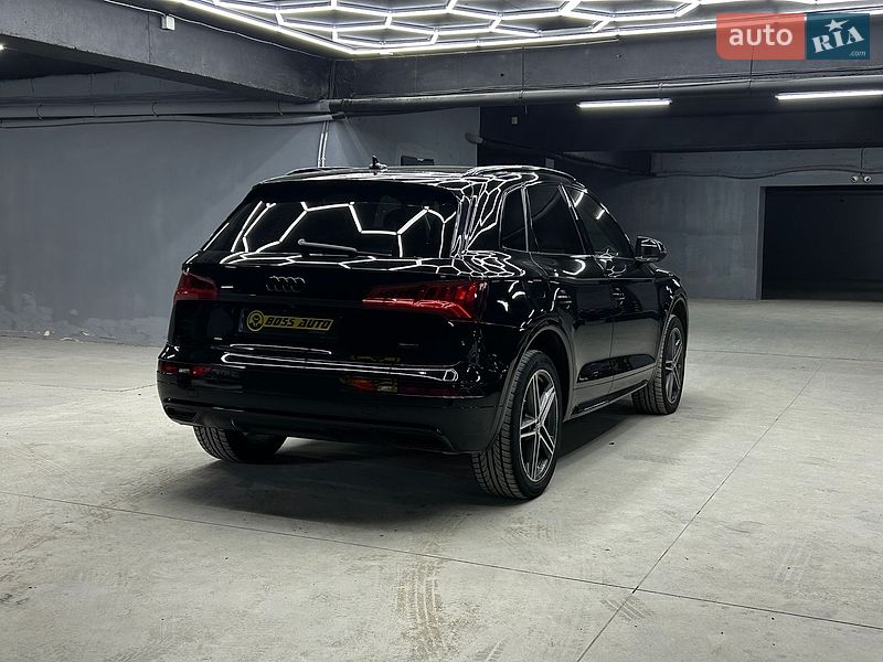 Внедорожник / Кроссовер Audi Q5 2019 в Черновцах