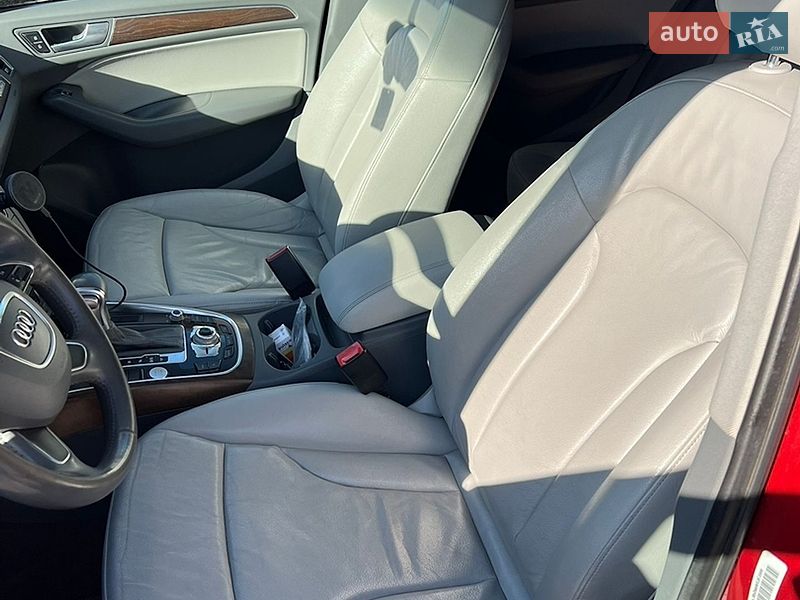 Внедорожник / Кроссовер Audi Q5 2014 в Новояворовске