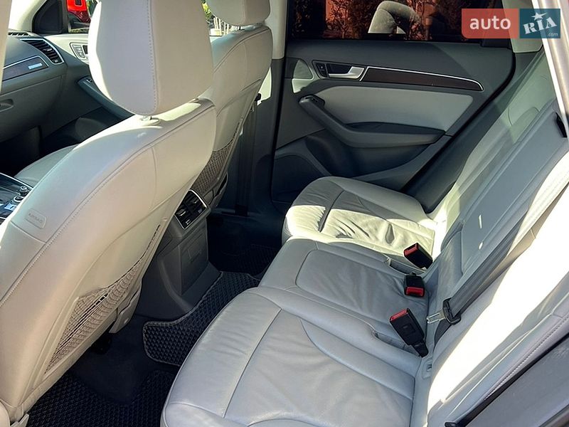 Внедорожник / Кроссовер Audi Q5 2014 в Новояворовске