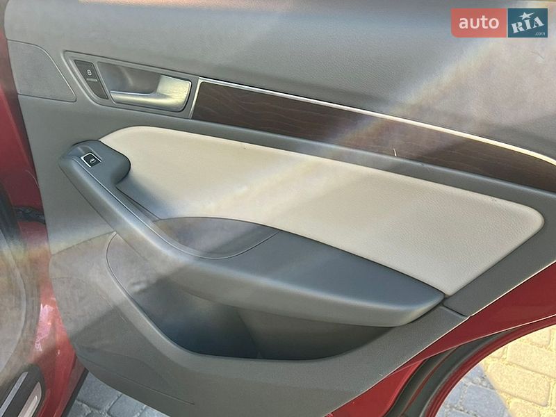 Внедорожник / Кроссовер Audi Q5 2014 в Новояворовске