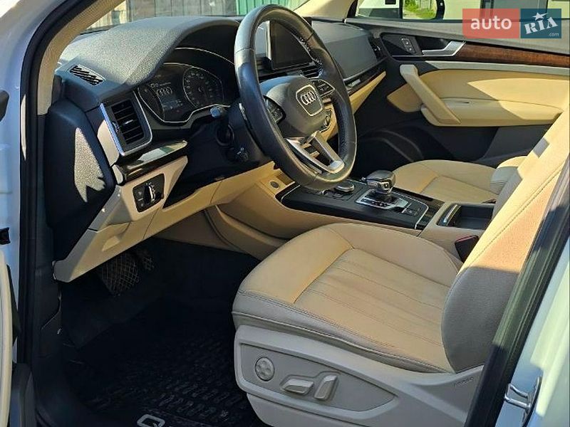 Внедорожник / Кроссовер Audi Q5 2019 в Владимире