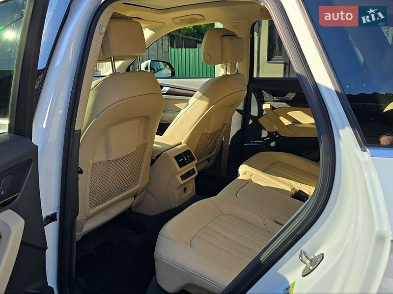 Внедорожник / Кроссовер Audi Q5 2019 в Владимире