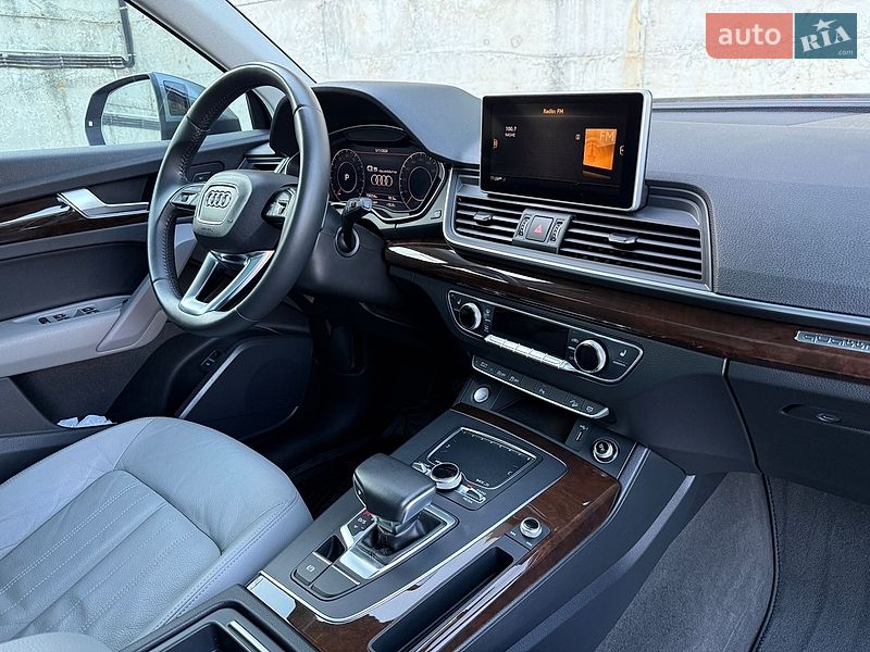Внедорожник / Кроссовер Audi Q5 2018 в Ровно