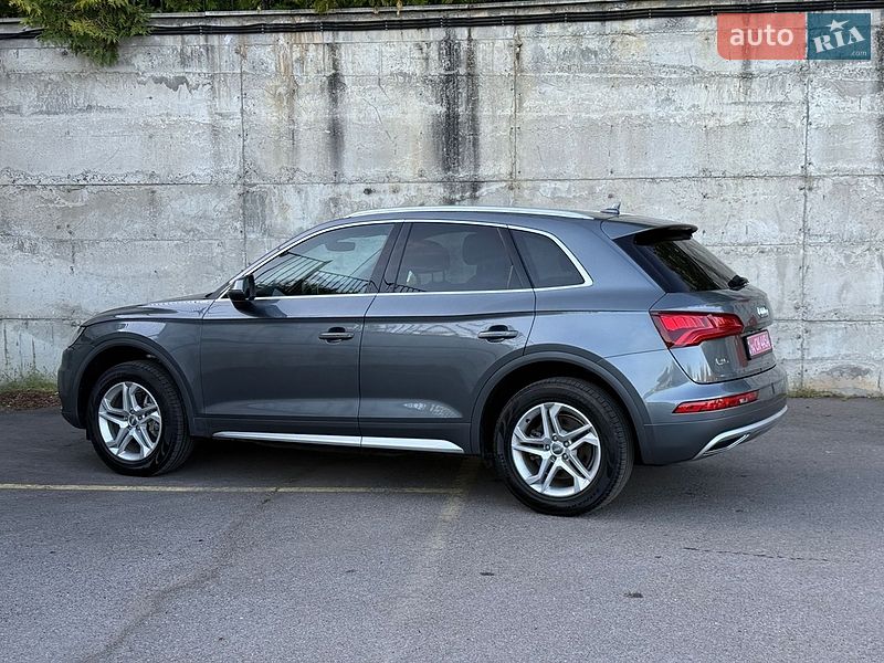 Внедорожник / Кроссовер Audi Q5 2018 в Ровно