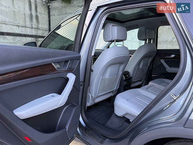 Внедорожник / Кроссовер Audi Q5 2018 в Ровно