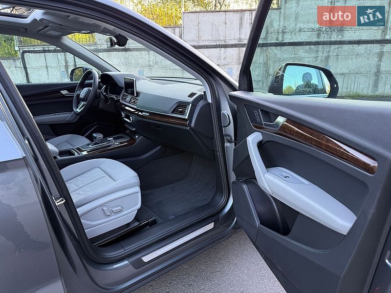 Внедорожник / Кроссовер Audi Q5 2018 в Ровно