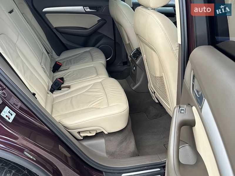 Внедорожник / Кроссовер Audi Q5 2015 в Городке