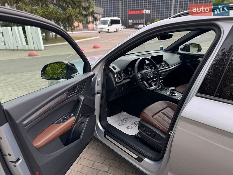 Внедорожник / Кроссовер Audi Q5 2019 в Луцке