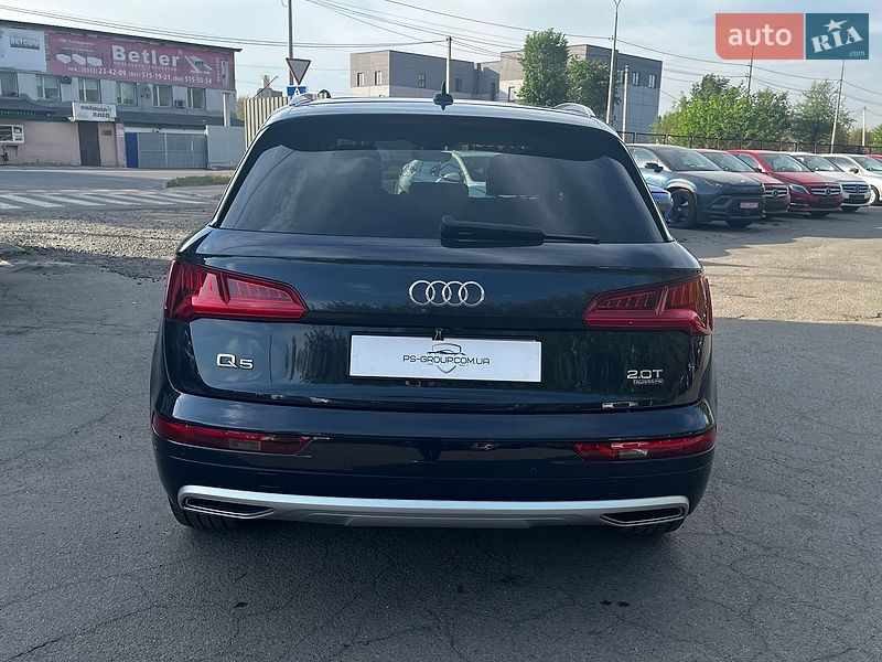 Позашляховик / Кросовер Audi Q5 2018 в Луцьку