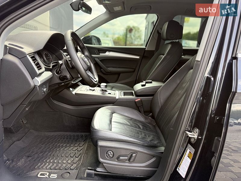 Позашляховик / Кросовер Audi Q5 2018 в Львові