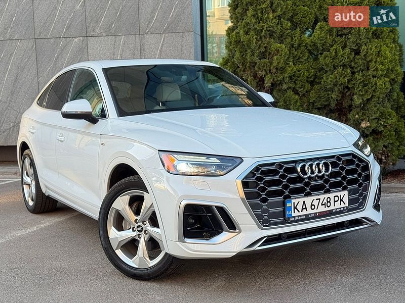 Внедорожник / Кроссовер Audi Q5 2021 в Киеве
