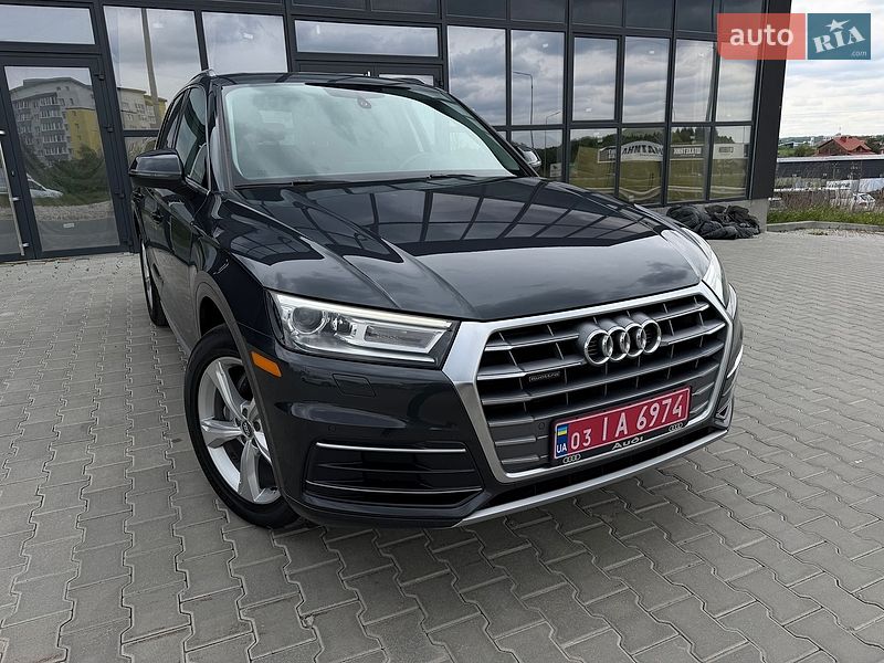 Внедорожник / Кроссовер Audi Q5 2019 в Тернополе