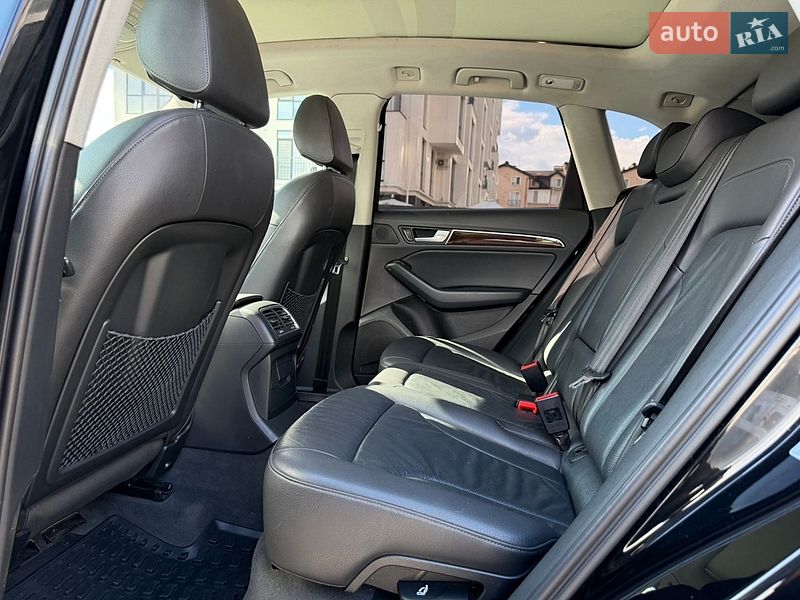 Внедорожник / Кроссовер Audi Q5 2015 в Ужгороде