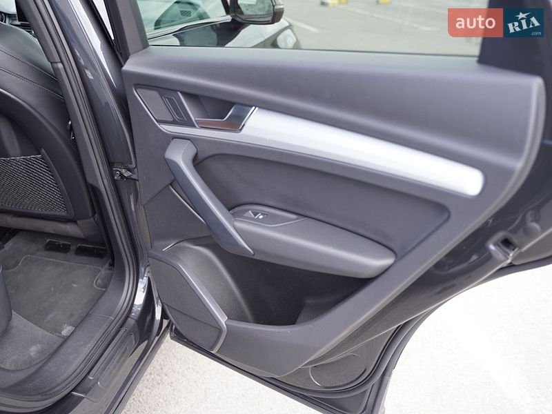 Позашляховик / Кросовер Audi Q5 2018 в Львові