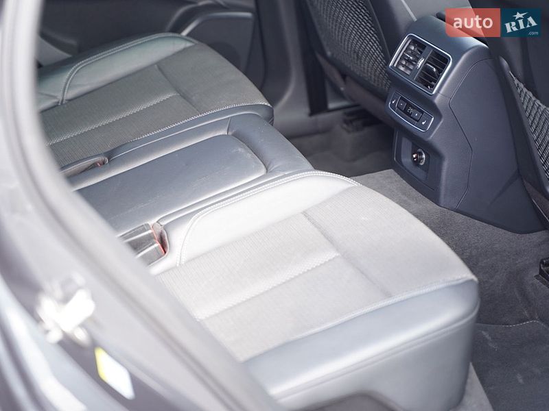 Позашляховик / Кросовер Audi Q5 2018 в Львові