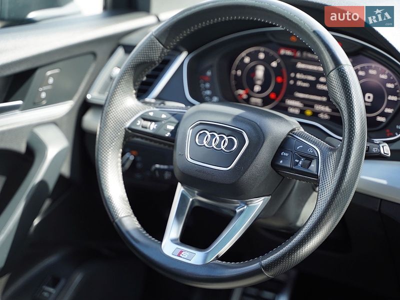 Позашляховик / Кросовер Audi Q5 2018 в Львові