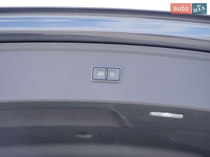 Позашляховик / Кросовер Audi Q5 2018 в Львові