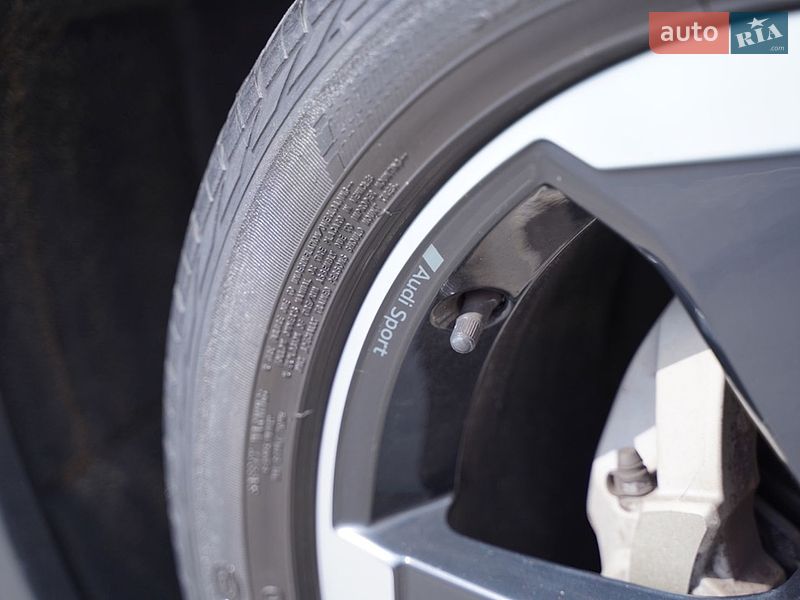 Позашляховик / Кросовер Audi Q5 2018 в Львові