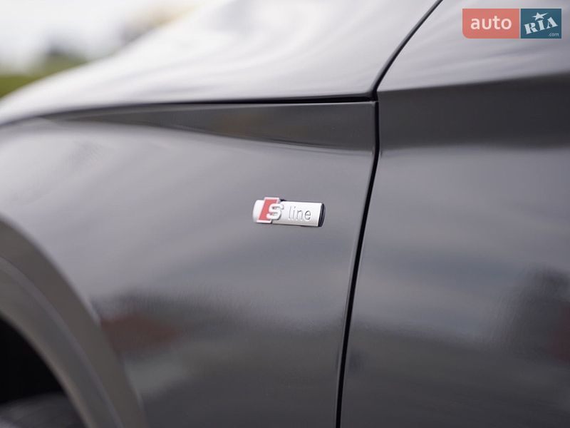 Позашляховик / Кросовер Audi Q5 2018 в Львові