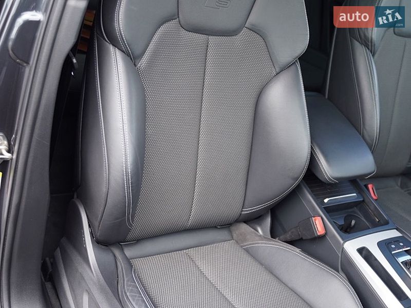 Позашляховик / Кросовер Audi Q5 2018 в Львові
