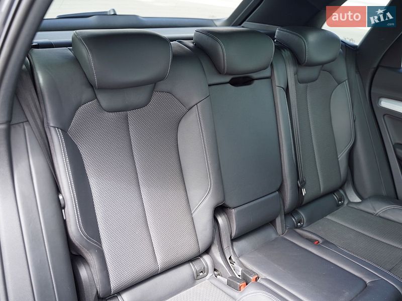 Позашляховик / Кросовер Audi Q5 2018 в Львові
