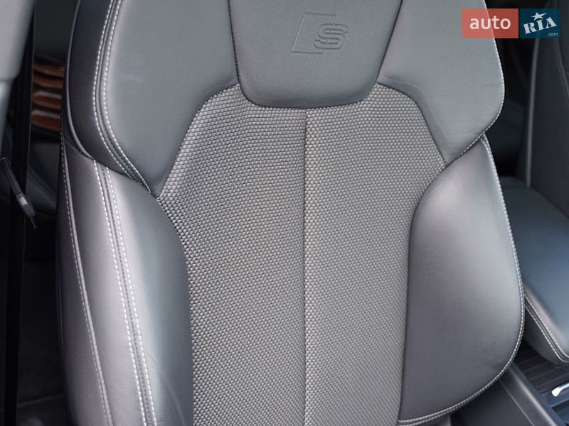 Позашляховик / Кросовер Audi Q5 2018 в Львові