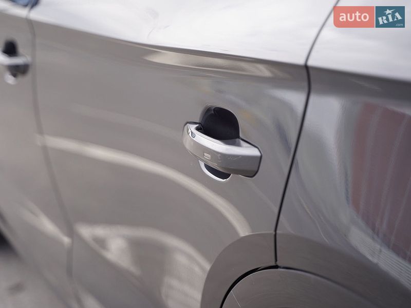 Позашляховик / Кросовер Audi Q5 2018 в Львові
