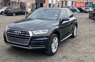 Позашляховик / Кросовер Audi Q5 2017 в Луцьку