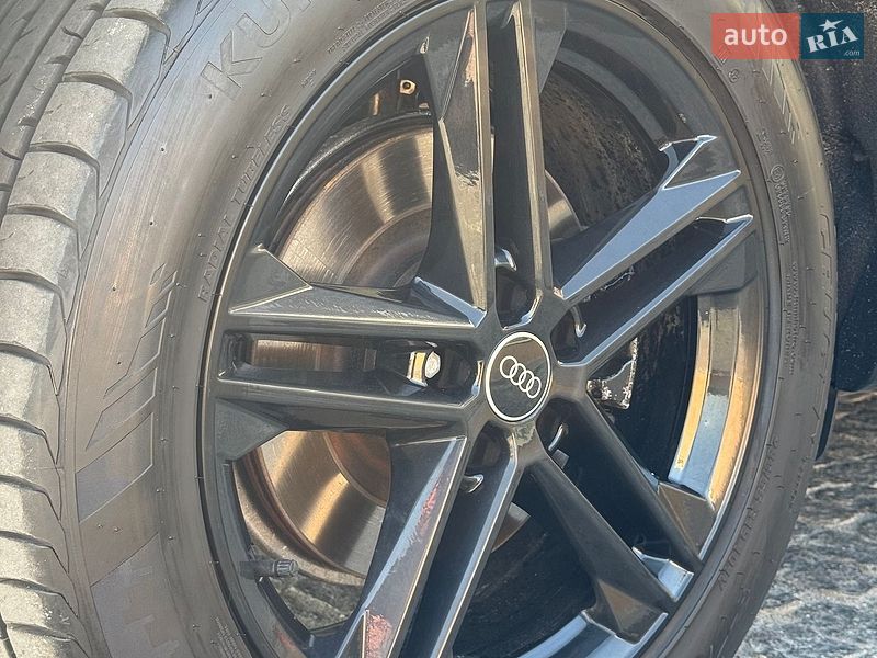 Внедорожник / Кроссовер Audi Q5 2023 в Киеве