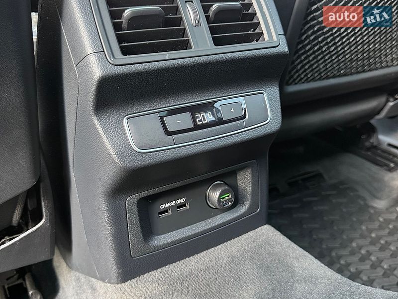 Внедорожник / Кроссовер Audi Q5 2023 в Киеве