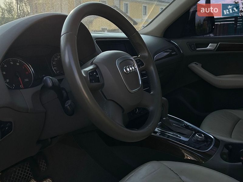 Внедорожник / Кроссовер Audi Q5 2011 в Луцке фото 5 Внедорожник / Кроссовер Audi Q5 2011 в Луцке