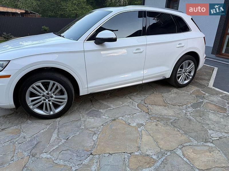Внедорожник / Кроссовер Audi Q5 2018 в Надворной