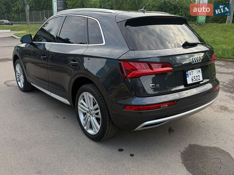 Позашляховик / Кросовер Audi Q5 2020 в Івано-Франківську