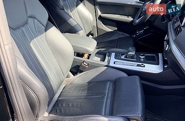 Внедорожник / Кроссовер Audi Q5 2017 в Киеве