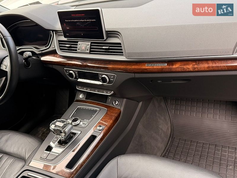 Позашляховик / Кросовер Audi Q5 2018 в Києві