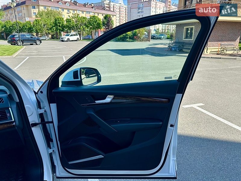 Внедорожник / Кроссовер Audi Q5 2018 в Киеве