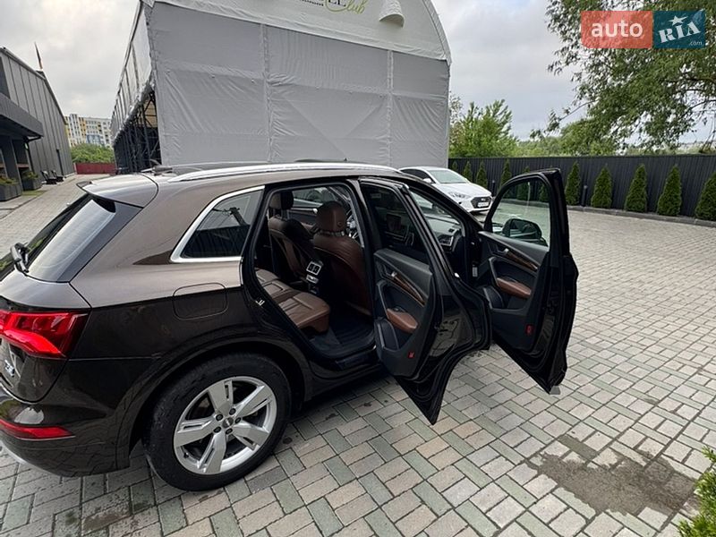 Внедорожник / Кроссовер Audi Q5 2017 в Хмельницком