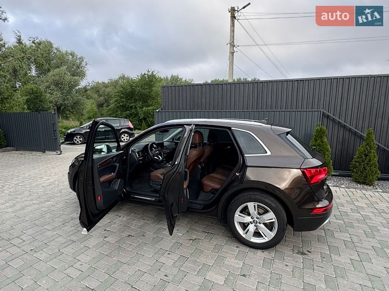 Внедорожник / Кроссовер Audi Q5 2017 в Хмельницком