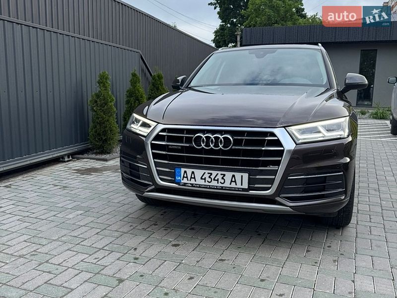 Внедорожник / Кроссовер Audi Q5 2017 в Хмельницком