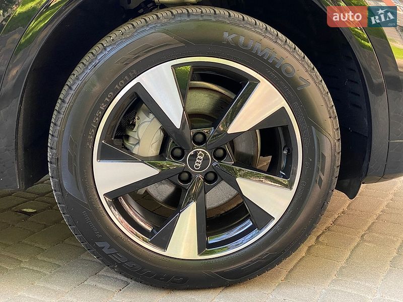 Позашляховик / Кросовер Audi Q5 2023 в Києві